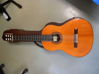 تعمیر گیتار کلاسیک ریموندو